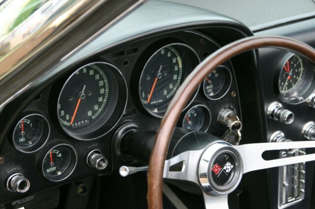 Chevrolet Corvette 1966 image number 13