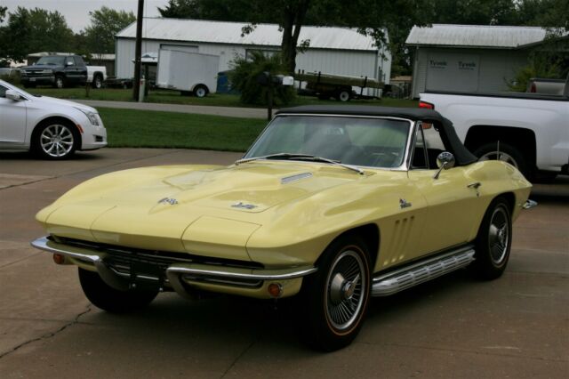 Chevrolet Corvette 1966 image number 24