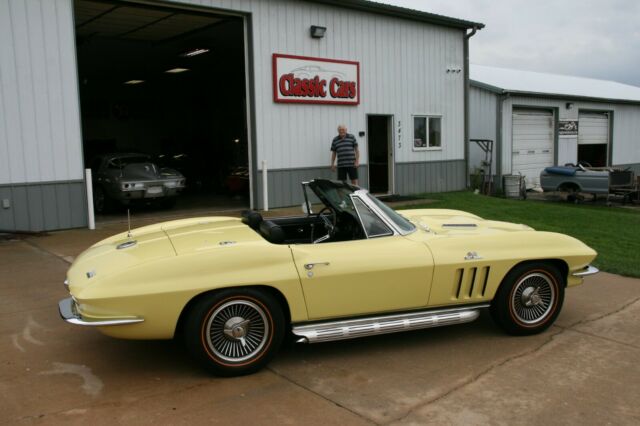 Chevrolet Corvette 1966 image number 29