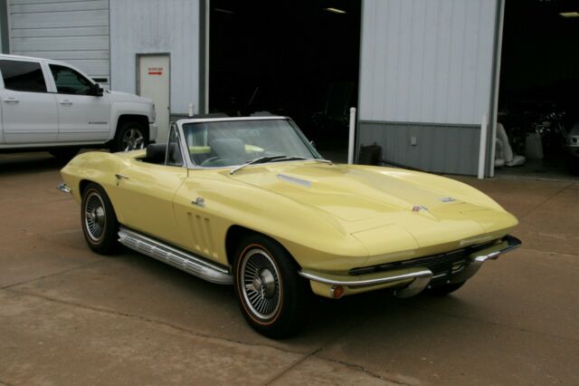 Chevrolet Corvette 1966 image number 3