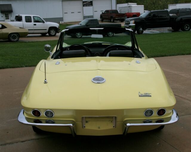 Chevrolet Corvette 1966 image number 31
