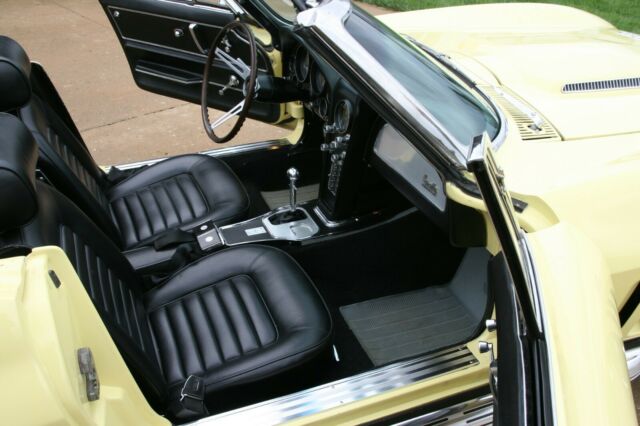 Chevrolet Corvette 1966 image number 38