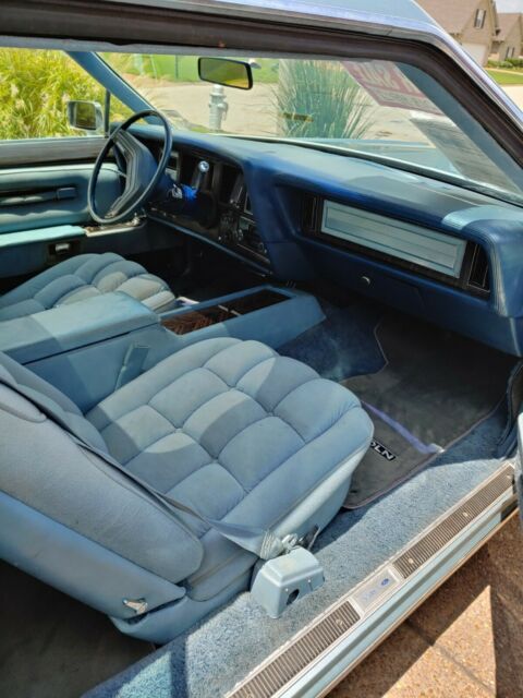 Lincoln Continental 1978 image number 4