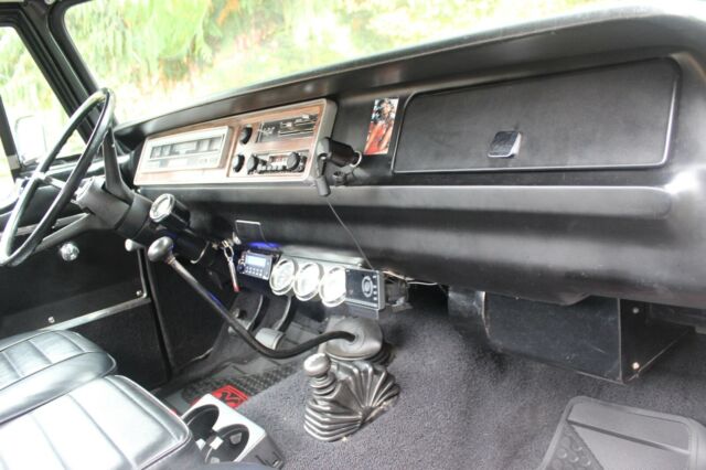 Dodge Power Wagon 1970 image number 15