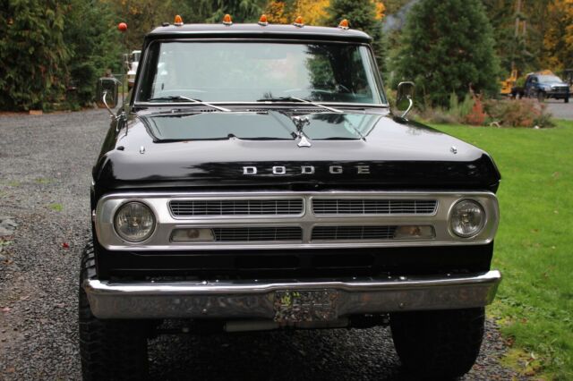 Dodge Power Wagon 1970 image number 29