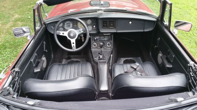 MG MGB 1979 image number 37