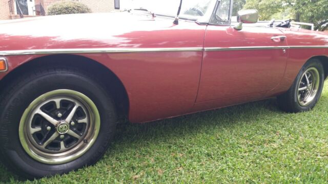 MG MGB 1979 image number 9