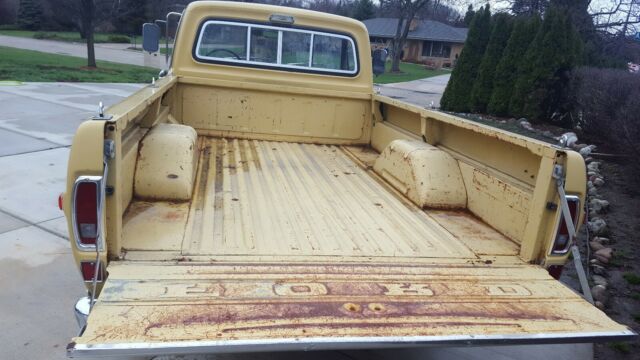 Ford F-250 1972 image number 2