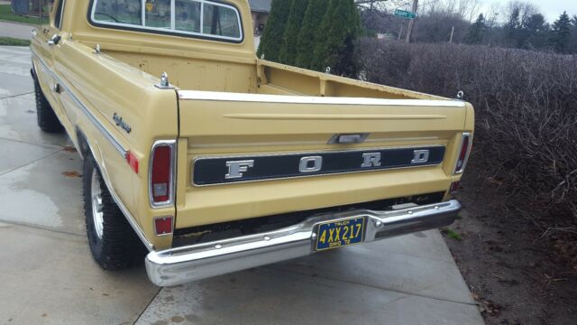 Ford F-250 1972 image number 24