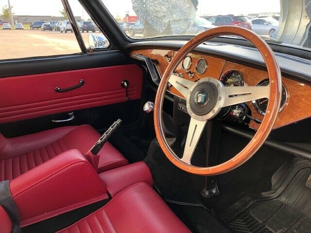 Triumph GT6 1966 image number 13