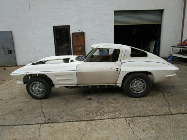 Chevrolet Corvette 1963 image number 2