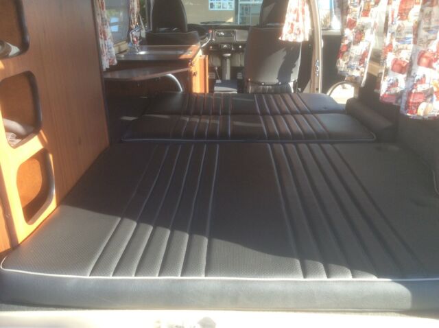 Volkswagen Bus/Vanagon 1977 image number 16