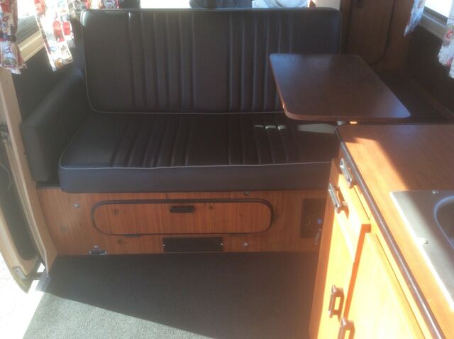 Volkswagen Bus/Vanagon 1977 image number 35