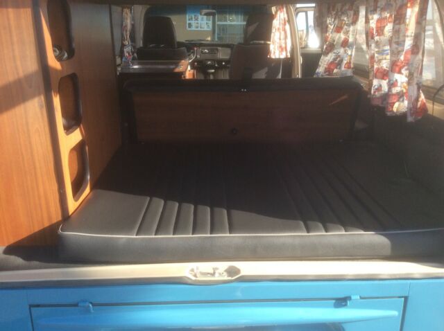 Volkswagen Bus/Vanagon 1977 image number 36