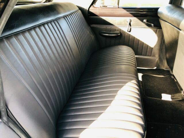 Oldsmobile Eighty-Eight 1949 image number 8