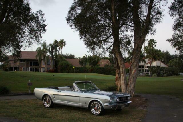 Ford Mustang 1965 image number 6