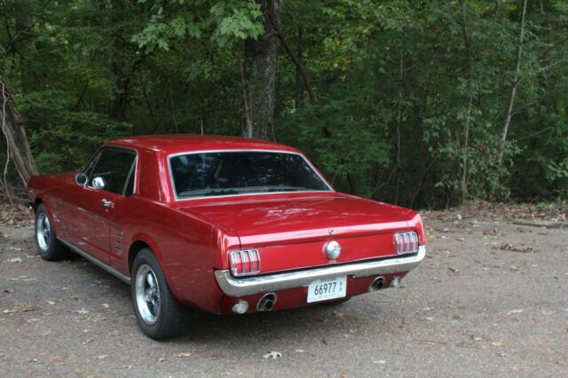 Ford Mustang 1966 image number 10