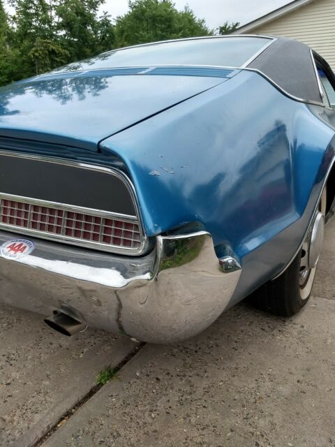 Oldsmobile Toronado 1967 image number 12