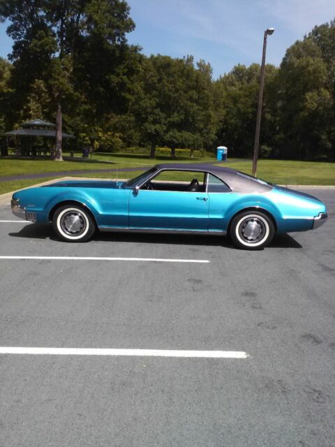 Oldsmobile Toronado 1967 image number 26