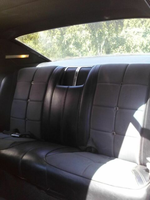 Oldsmobile Toronado 1967 image number 30