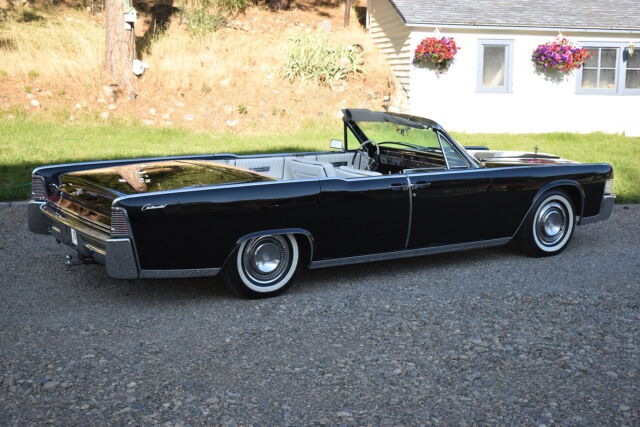 Lincoln Continental 1965 image number 12