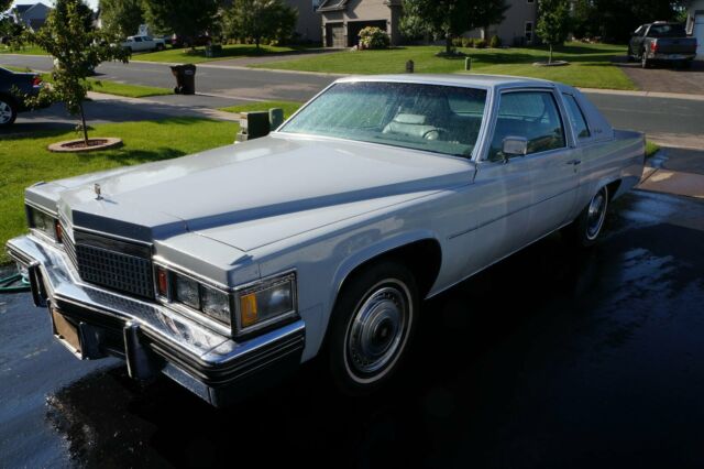 Cadillac DeVille 1979 image number 0