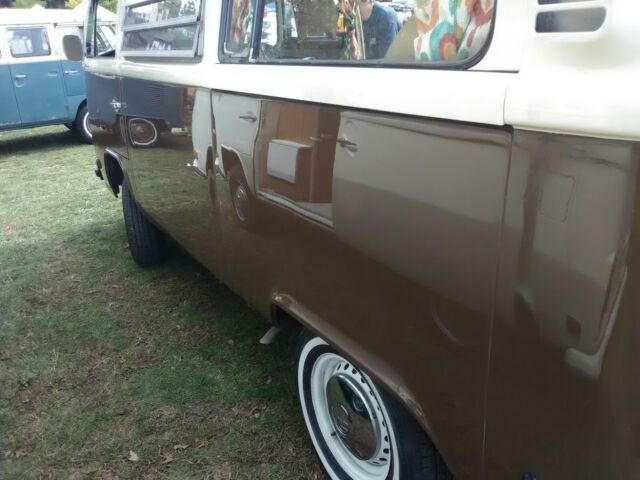 Volkswagen Bus/Vanagon 1977 image number 29