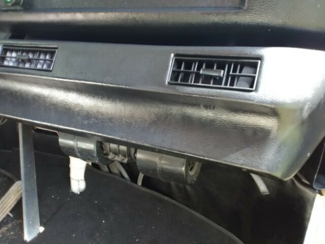 Volkswagen Bus/Vanagon 1977 image number 34