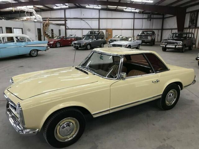 Mercedes-Benz SL-Class 1965 image number 24