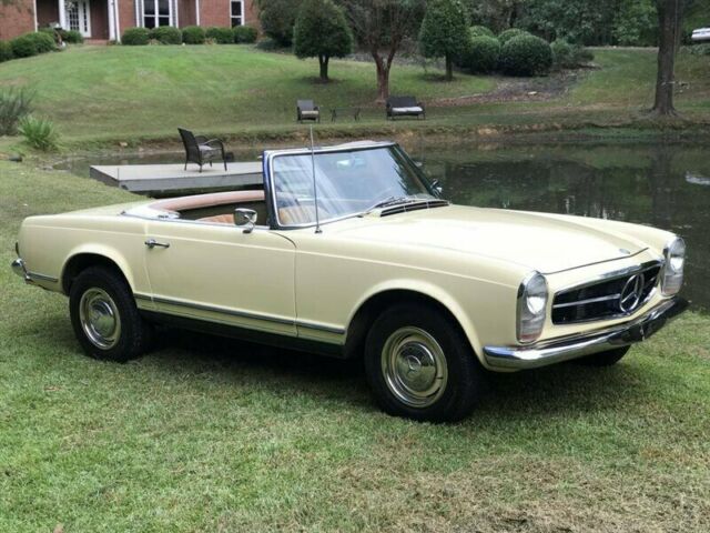 Mercedes-Benz SL-Class 1965 image number 28
