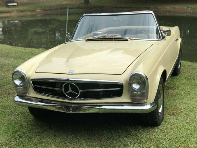 Mercedes-Benz SL-Class 1965 image number 40