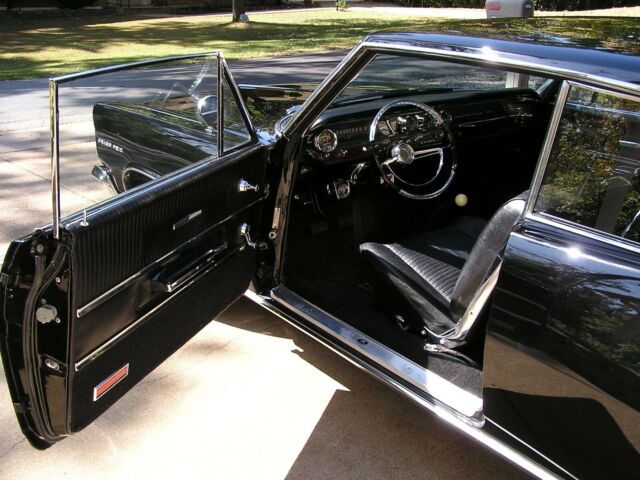 Pontiac Grand Prix 1963 image number 6