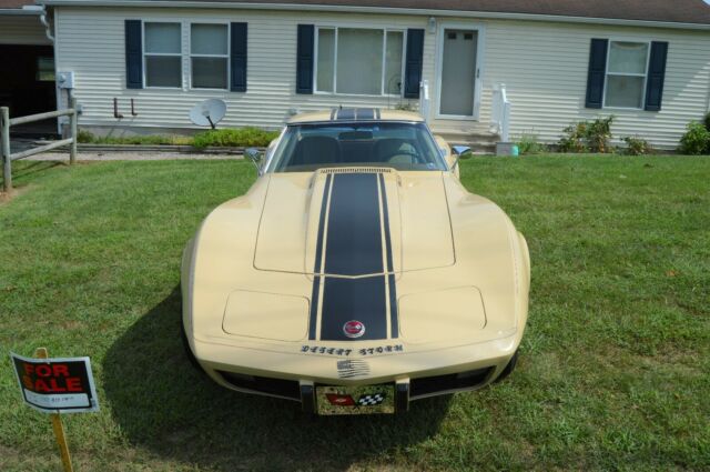 Chevrolet Corvette 1976 image number 13