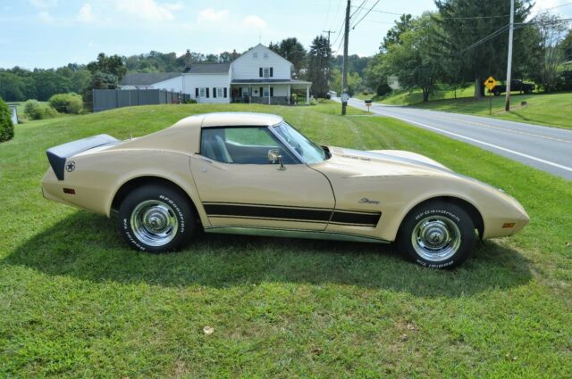 Chevrolet Corvette 1976 image number 14