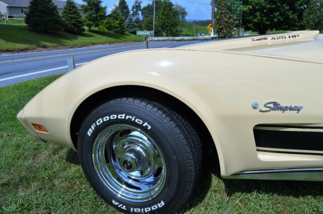 Chevrolet Corvette 1976 image number 16