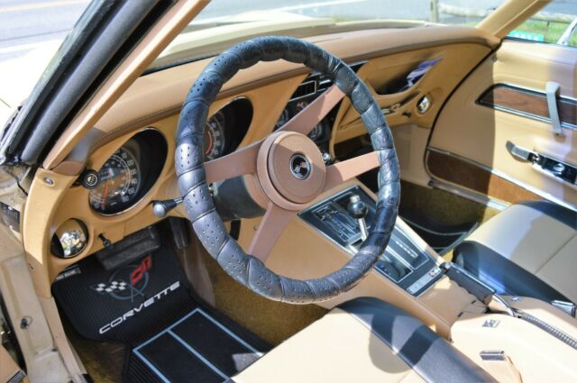 Chevrolet Corvette 1976 image number 6