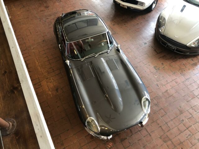 Jaguar E-Type 1962 image number 12