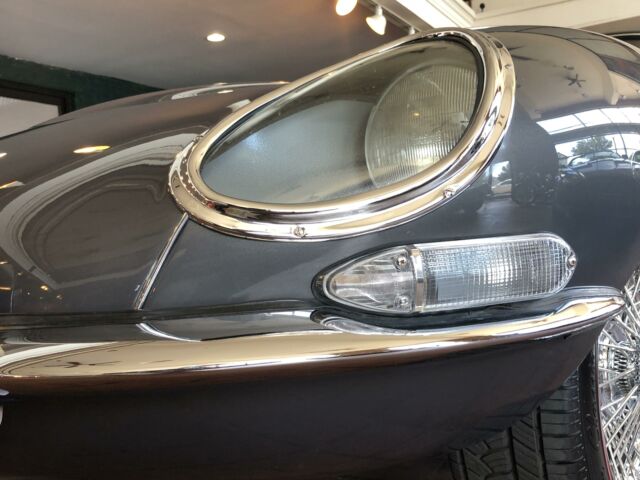 Jaguar E-Type 1962 image number 16