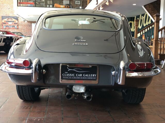 Jaguar E-Type 1962 image number 29