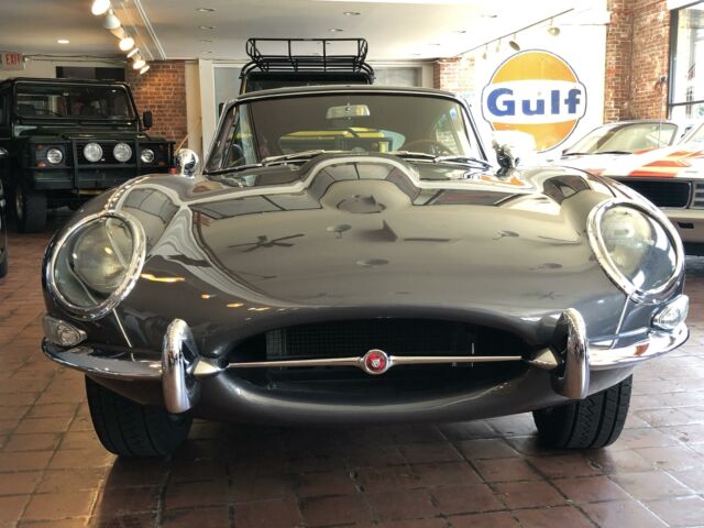 Jaguar E-Type 1962 image number 30