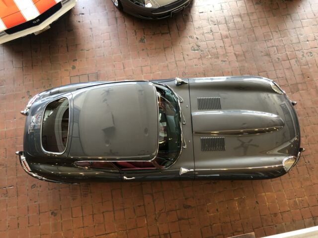 Jaguar E-Type 1962 image number 37