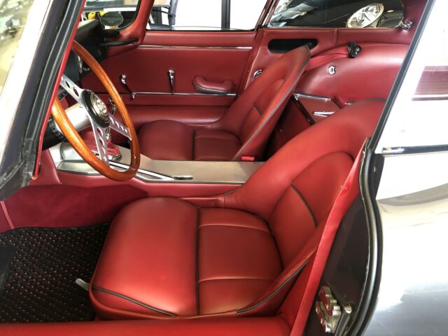 Jaguar E-Type 1962 image number 44
