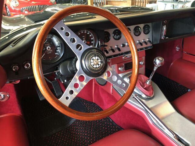 Jaguar E-Type 1962 image number 45