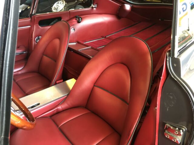 Jaguar E-Type 1962 image number 47