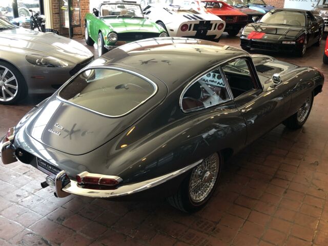 Jaguar E-Type 1962 image number 7