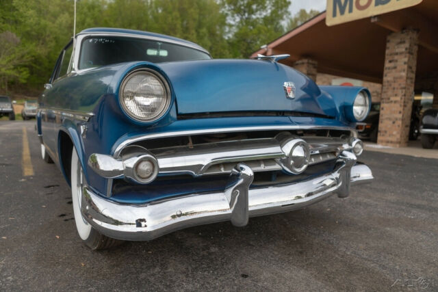 Ford Crestline 1954 image number 45
