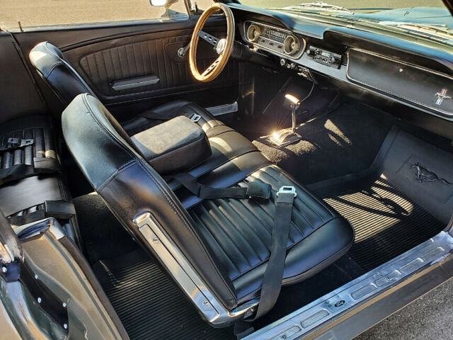 Ford Mustang 1965 image number 18
