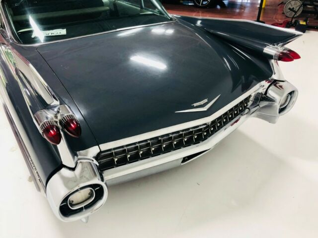 Cadillac DeVille 1959 image number 23