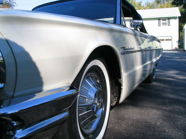 Ford Thunderbird 1964 image number 2