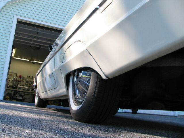 Ford Thunderbird 1964 image number 22